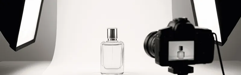 Packshot eines freigestellten Produkts auf reinweißem Hintergrund im Fotostudio in Wien